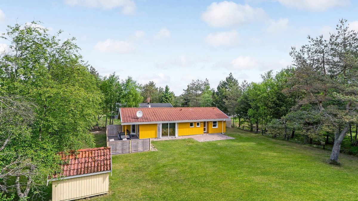 Torup Strand House | Stunning home in Fjerritslev with WiFi