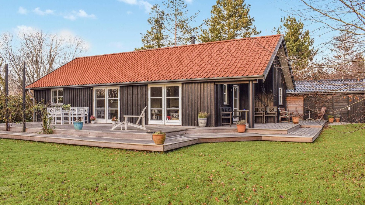 Smidstrup Strand House | Stunning home in Gilleleje with WiFi