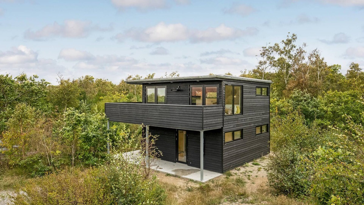 Grena Strand House | Stunning home in Grenaa with sauna