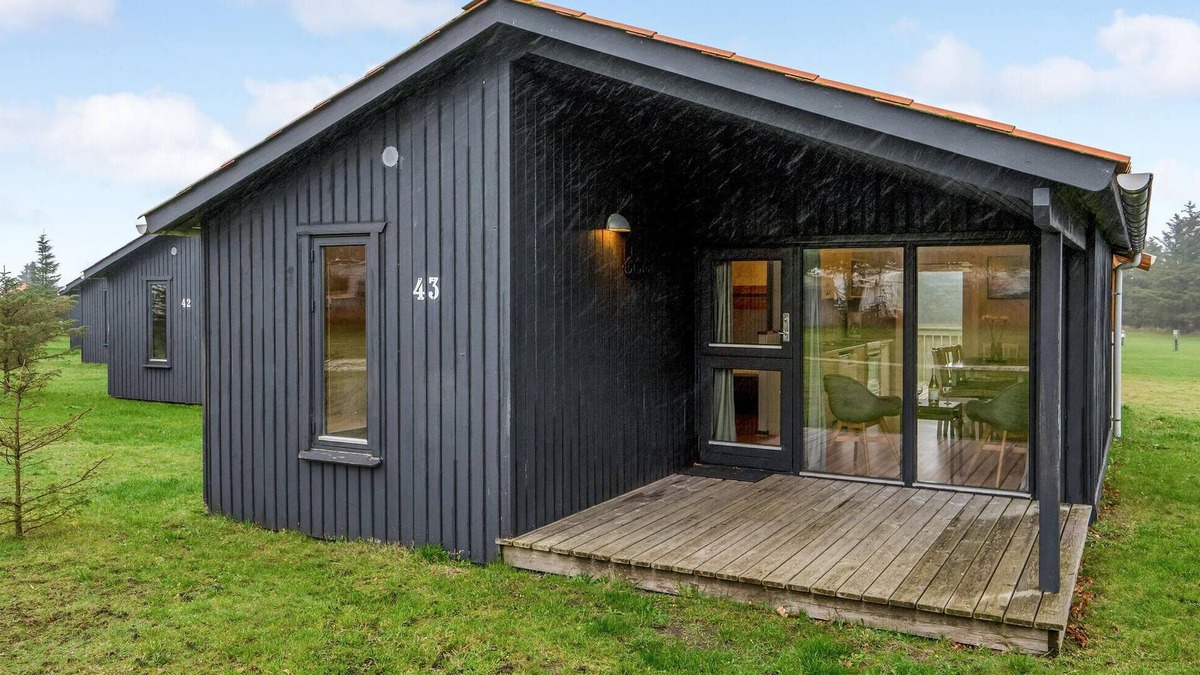 Hanstholm House | Stunning home in Hanstholm with kitchen