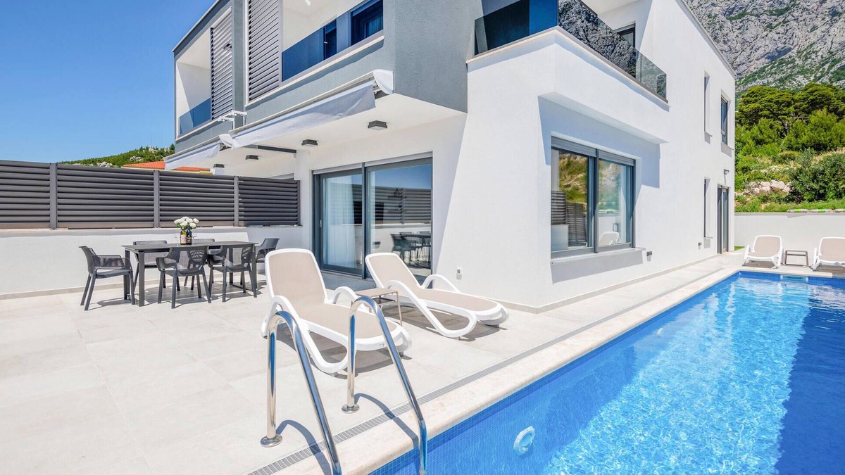 Veliko Brdo House | Stunning home in Makarska