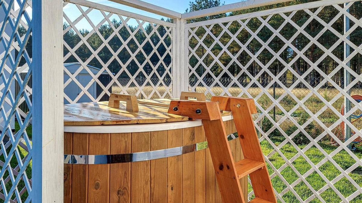 Miroszewo House | Stunning Home in Nowe Warpno With Sauna, Wifi and 5 Bedrooms