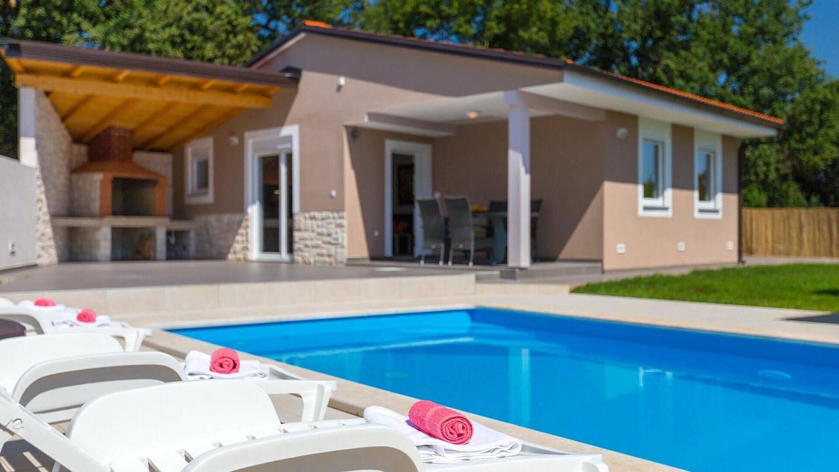 Valtura House | Stunning home in Pula