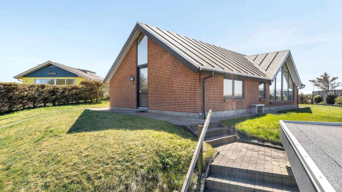 Remmer Strand House | Stunning home in Struer with WiFi