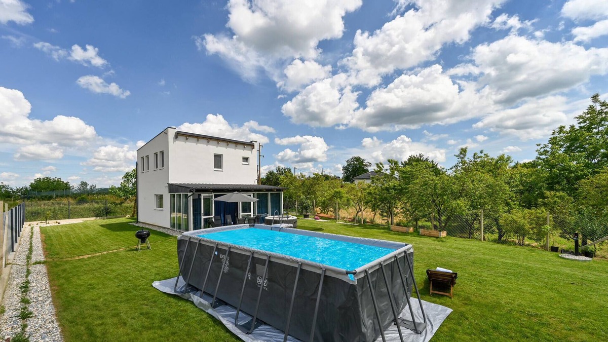 Gornji Kneginec House | Stunning home in Turcin with sauna