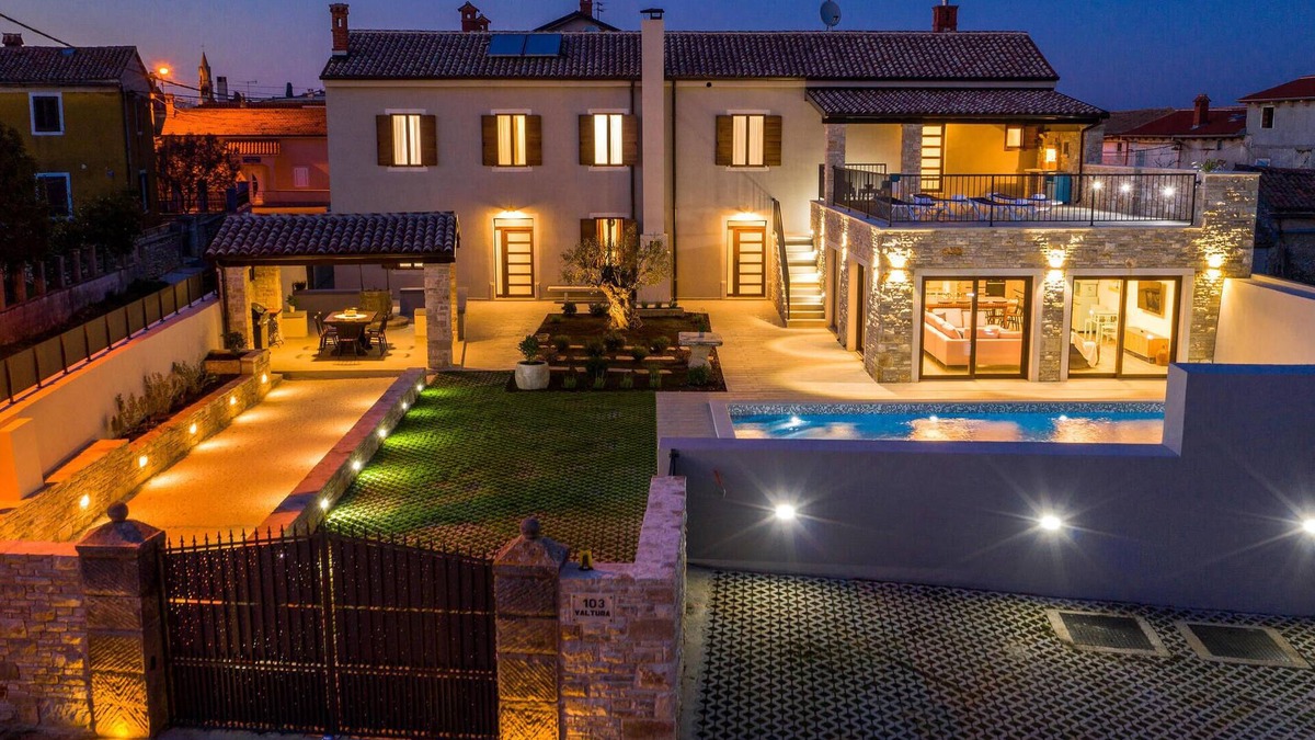 Valtura House | Stunning home in Valtura