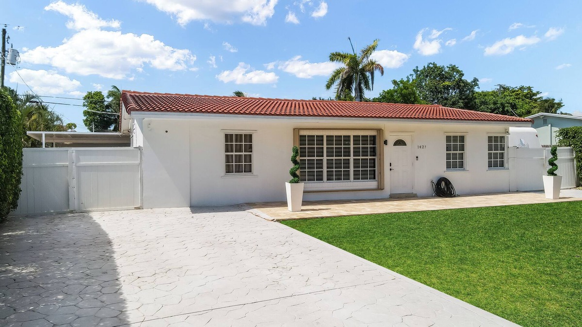 Pompano Beach House | Stunning Home with a HEATED POOL 4 miles to the beach!