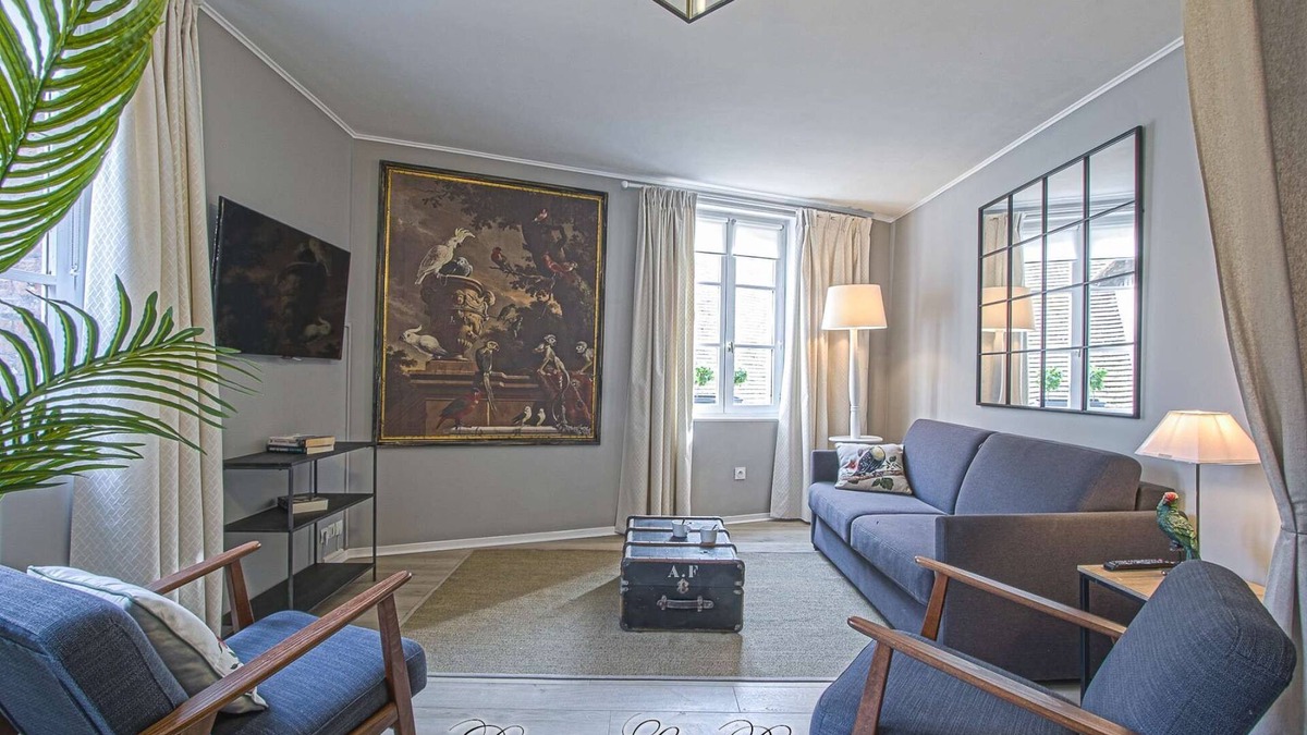 Enclos Apartment | Stunning homely 2 bdr very quiet next to Greniers à Sel - Duplex Le Perroquet ★