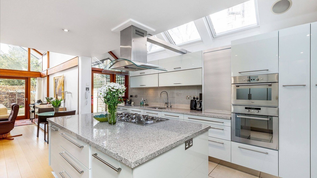 West Putney House | Stunning house in Roehampton near Putney. Good transport.