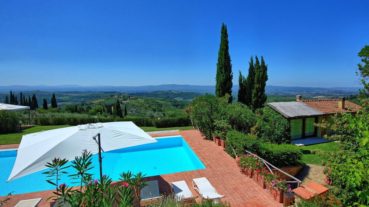 Magliano Villa | Stunning private villa with WIFI, A/C, pool, TV, balcony, panoramic view, close to Greve In Chianti