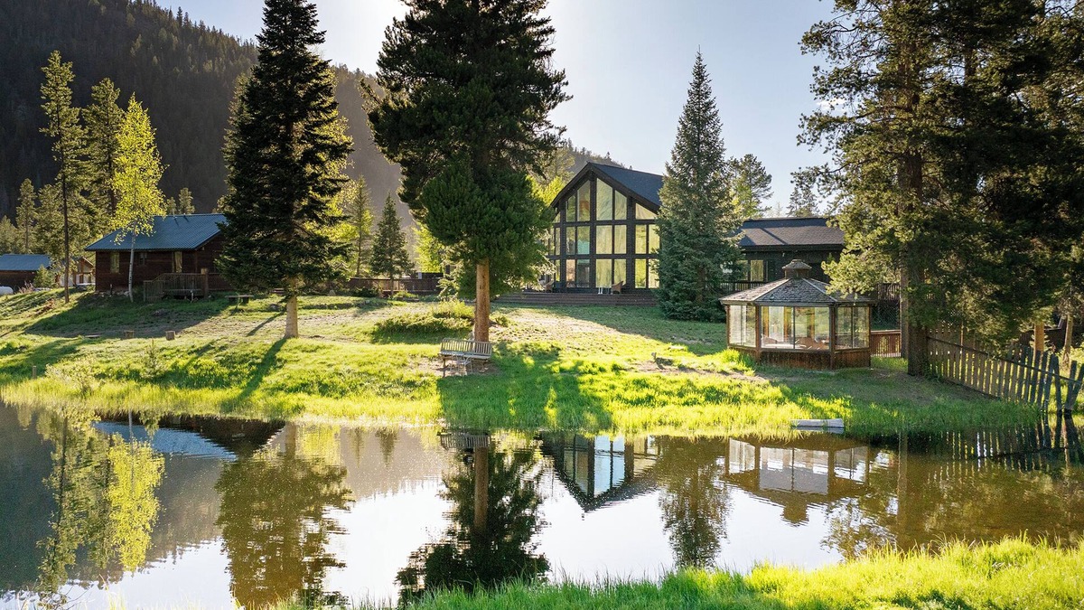 Granby Cabin | Stunning lake/mountain views, adjoining cabin, pet friendly, near Lake Granby!