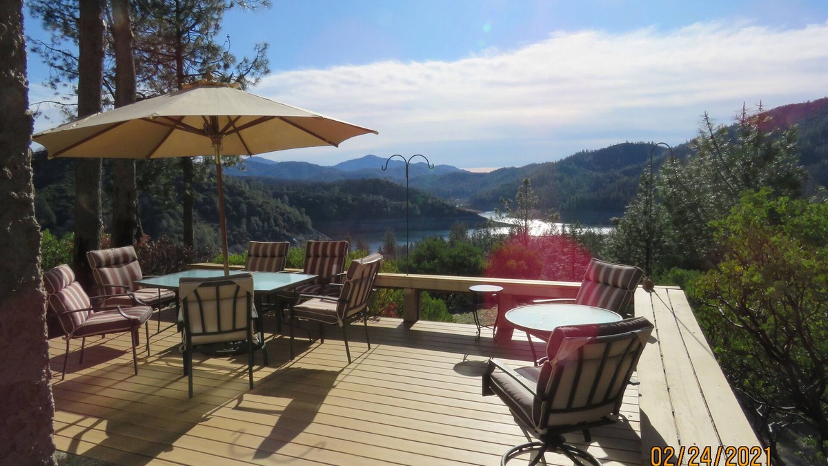 Lakehead House | Stunning lake views yet 2 minutes to the water.