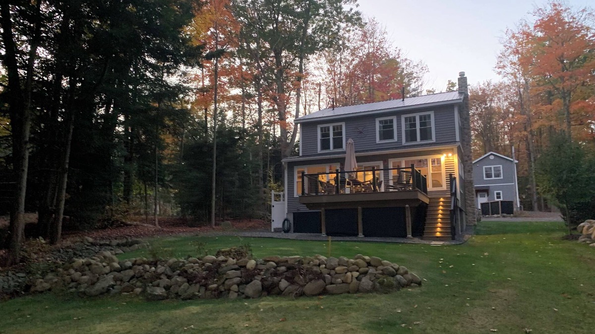 Northville Cottage | Stunning Lakeside Cottage on Great Sacandaga Lake available during Track Season