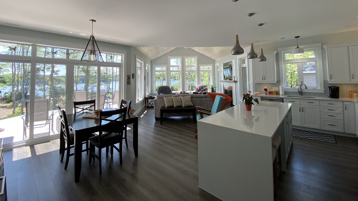 Lunenburg County House | Stunning lakeside property with private dock