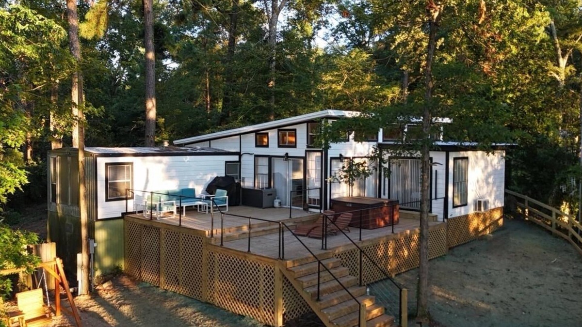 Hemphill House | Stunning Lakeview Luxurious Lakehouse, Escape to Toledo Bend Lake, Hemphill, TX