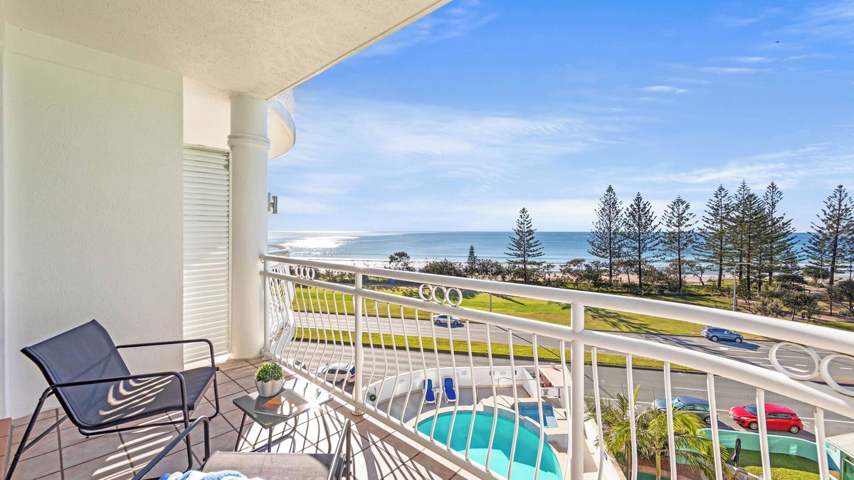 Alexandra Headland Apartment | Stunning Luxury Apartment