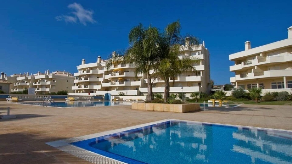 Sesmarias Apartment | Stunning Luxury Apartment in Fabulous Location Close to Beaches - Vila Rosal CB