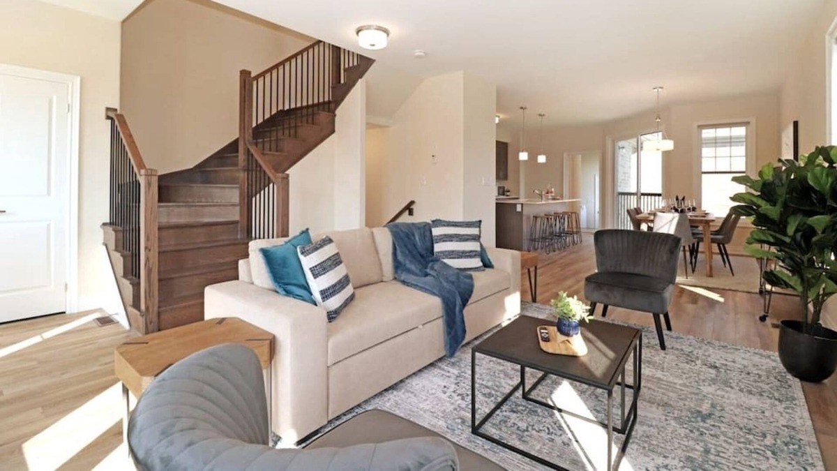 Peterborough House | Stunning Luxury Home | Sleeps 8, Premium location