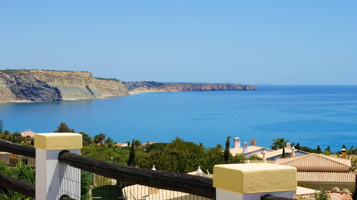 Praia da Luz Villa | Stunning luxury villa, heated pool, a/c, panoramic sea views, WiFi, BBQ, gardens