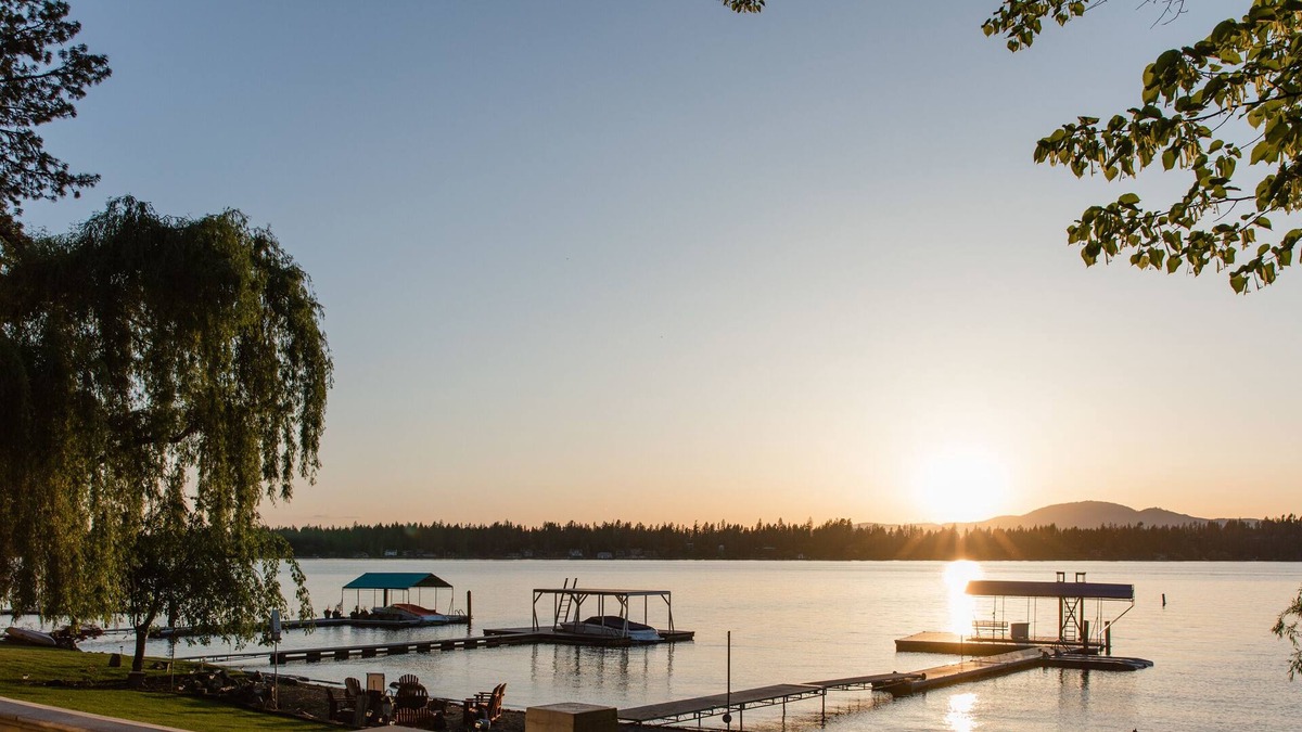Clarksville House | Stunning Luxury Waterfront Home—Private Beach, Fire Pit, Dock, Boat Slip, 8 Adults & 8 Kids!