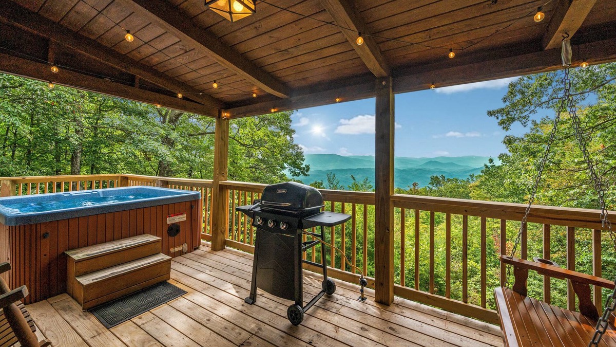 Sevierville Cabin | Stunning Mnt View Cabin: Hot Tub & Hiking Trails