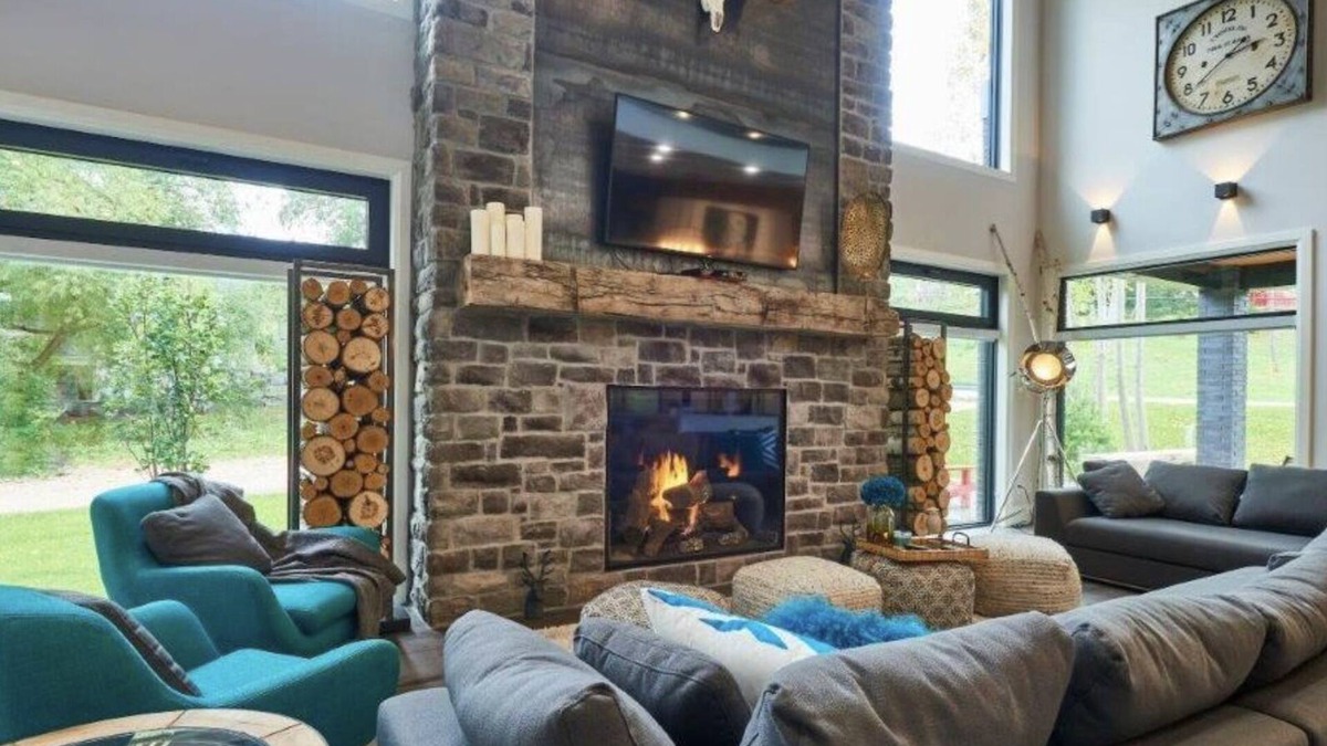 The Blue Mountains Ski Chalet | Stunning modern chalet minutes from Blue Mntn Resort and Lake