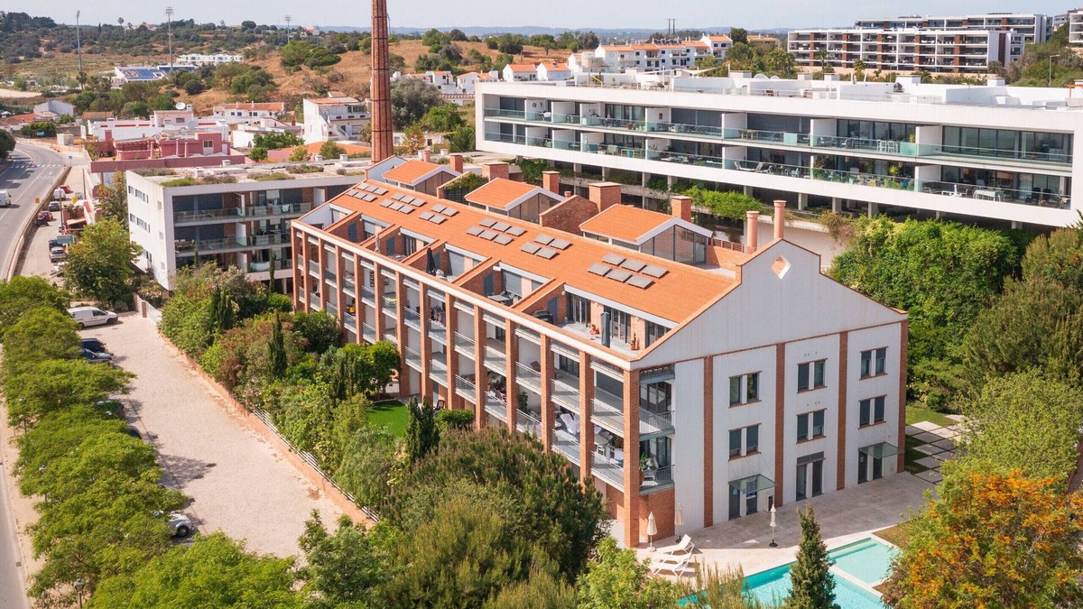 Telheiro Apartment | Stunning Modern Apartment [122]