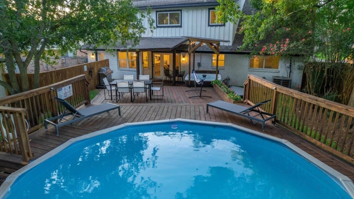 Westbury House | Stunning Modern Dream Home w Pool, Grill, Foosball