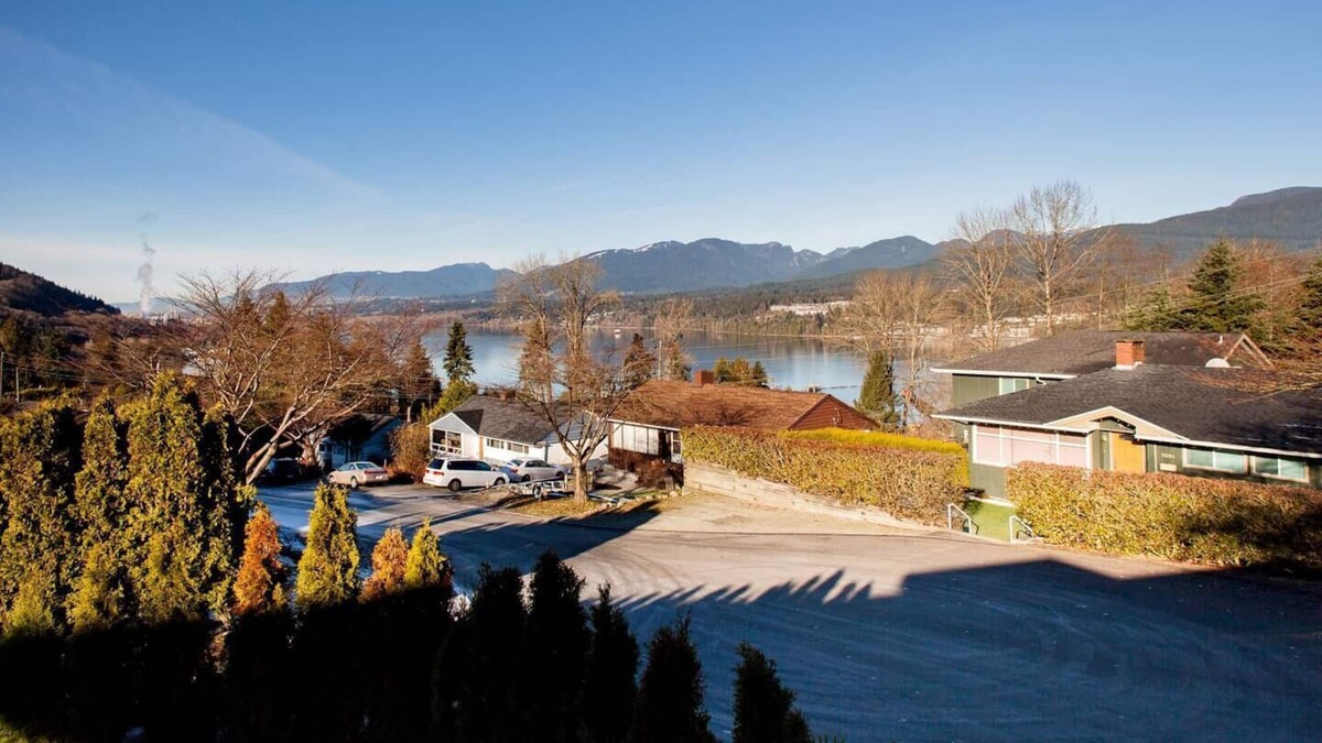 Burnaby House | Stunning Modern Home with Beautiful Ocean and Mountain Views!