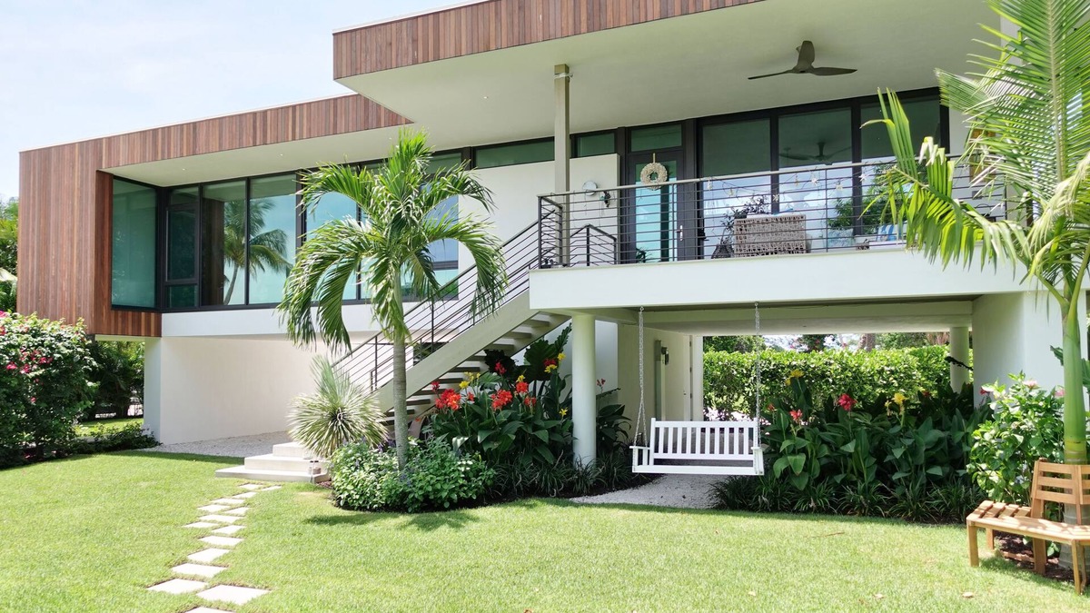 Whitney Beach Villa | Stunning Modern Villa with Private Pool&Dock on Longboat Key.Your Dream Getaway!
