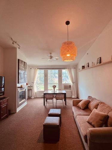 East Kootenay Apartment | Stunning Mountain View