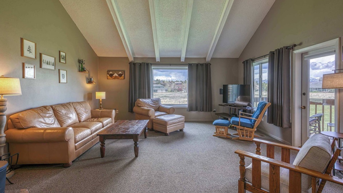 Pagosa Springs House | Stunning Mountain Views Pet Friendly One Level
