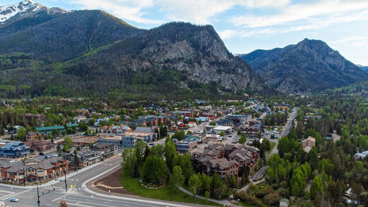 Frisco Condo | Stunning mountain views, walk to Frisco Main Street, Close to world class ski resorts