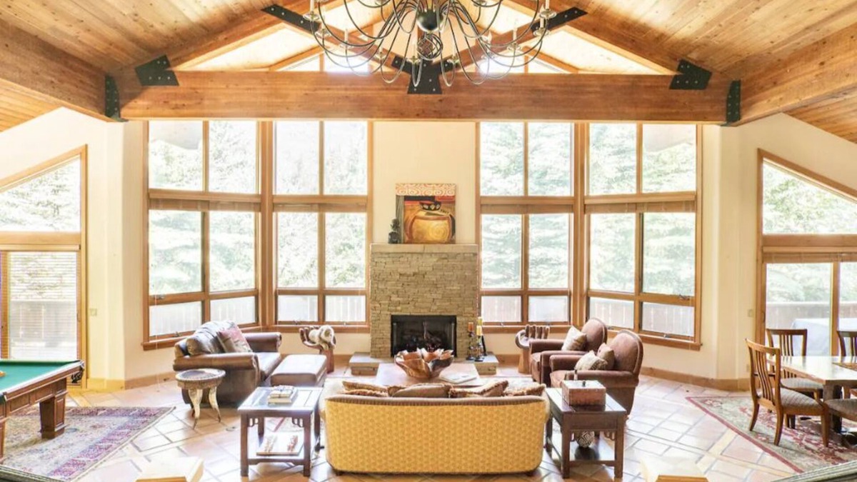 Highland Meadows House | Stunning mountainside home in West Vail
