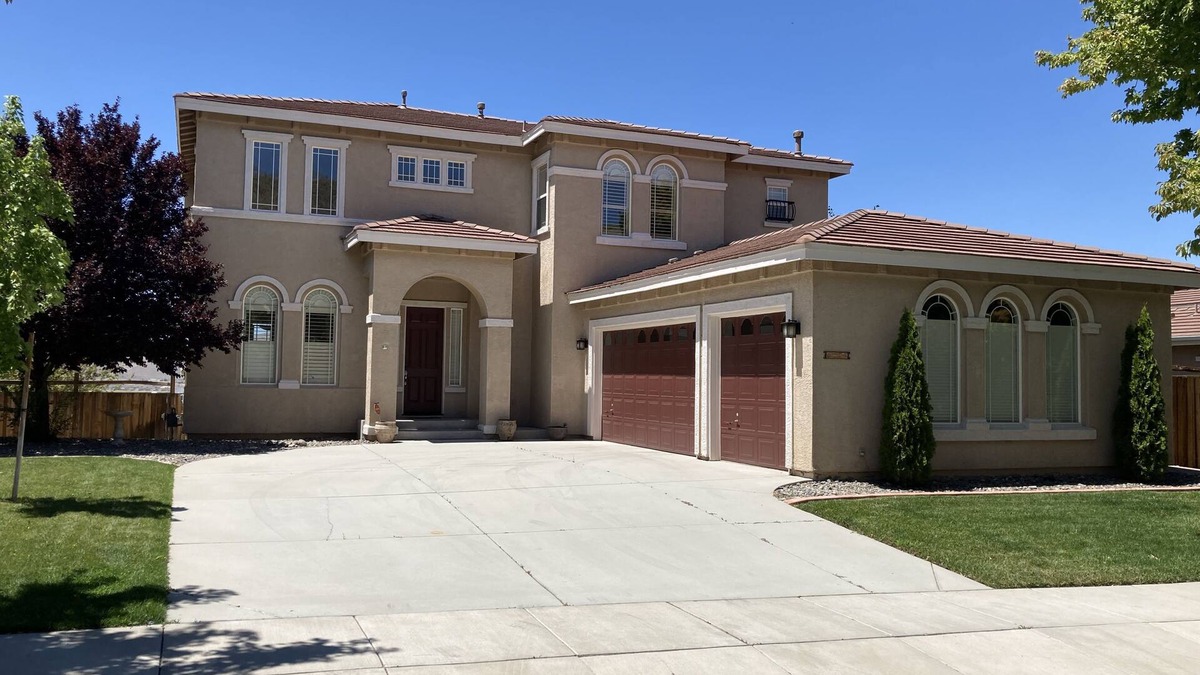 Sparks Villa | Stunning Mtn. View Chateau 6 Bed/4 Bath Hot Tub BBQ near Red Hawk Golf and TAHOE