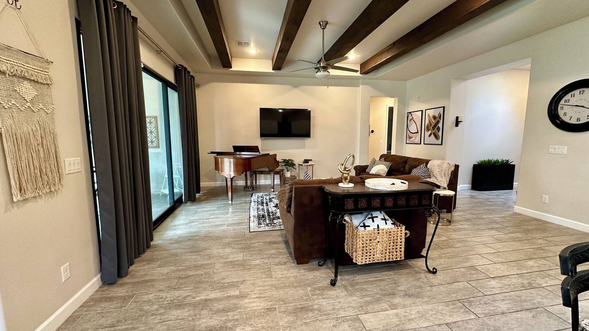 Las Cruces House | Stunning Oasis in the Desert