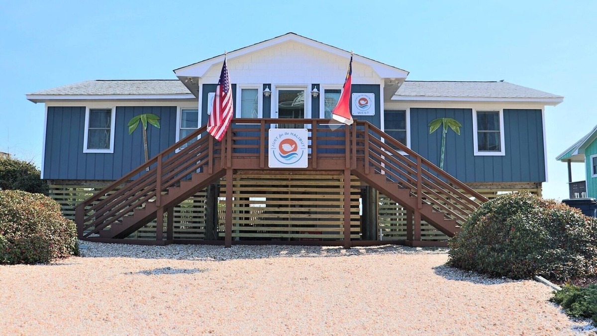 Emerald Isle Cottage | Stunning Ocean Front Views-Pet Friendly-Clean, Sound System indoors and out!
