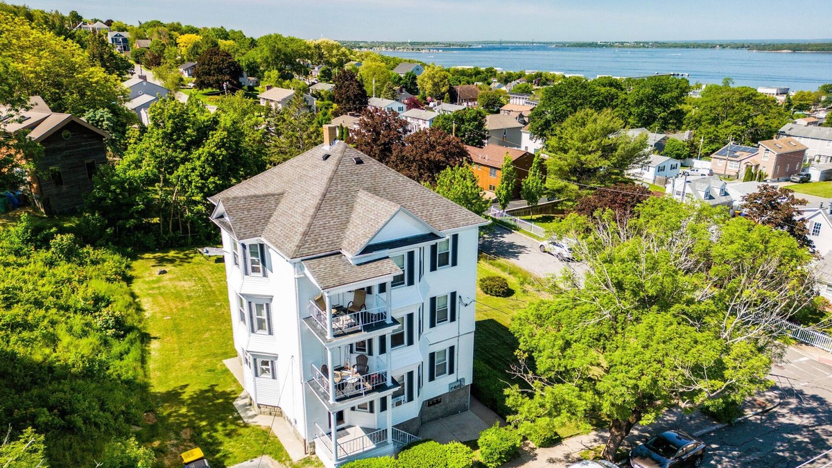 Fall River Condo | Stunning Ocean View Apt: 2 Bedroom Condo with 4 Queen Beds and Sleeps 8 Comfy!