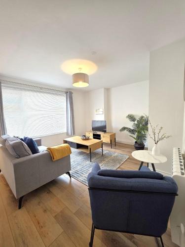 Ely Apartment | Stunning One Bed Flat at Dawe Luxury Suites - An Entire Apartment near Ely Cathedral & Train Station - The Perfect Base to Explore Ely, Cambridge, Norfolk & London - 2 Guests Max