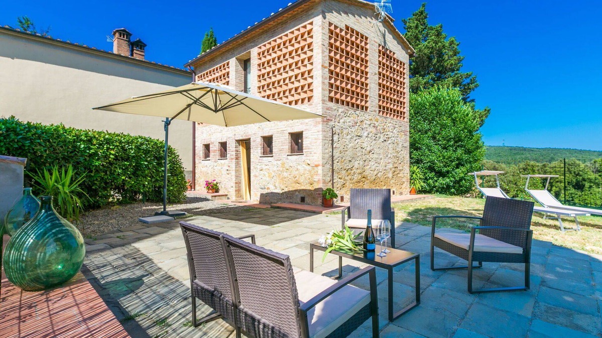 Castel San Gimignano House | Stunning private villa for 4 guests with WIFI, A/C, TV, patio and panoramic view