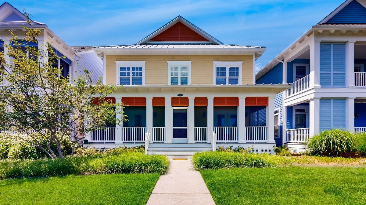 Long Neck House | Stunning Peninsula getaway with pools, hot tubs, sports courts, & on-site golf