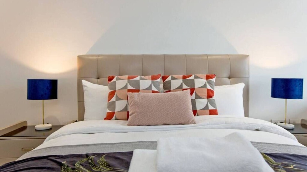 St. Mary's Park Apartment | Stunning Penthouse Views 3BR luxury