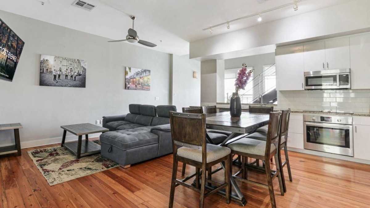 Central Business District Hotel | Stunning Penthouse with Rooftop Terrace near Canal street