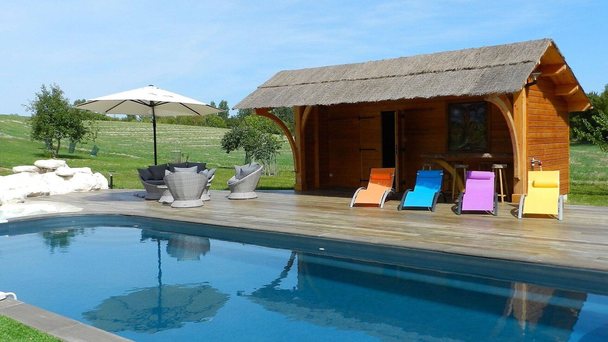 Monflanquin House | Stunning private villa for 8 guests with WIFI, private pool, TV, terrace and pets allowed