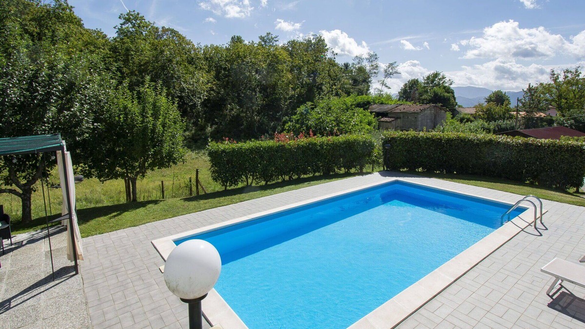 Villa Collemandina Villa | Stunning private villa for 7 people with WIFI, private pool, TV, patio and pets allowed