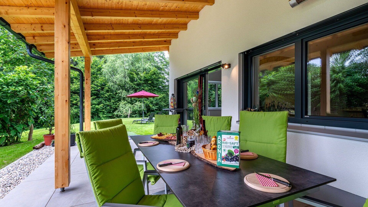 Maria Woerth House | Stunning private villa for 7 people with WIFI, TV, terrace and pets allowed