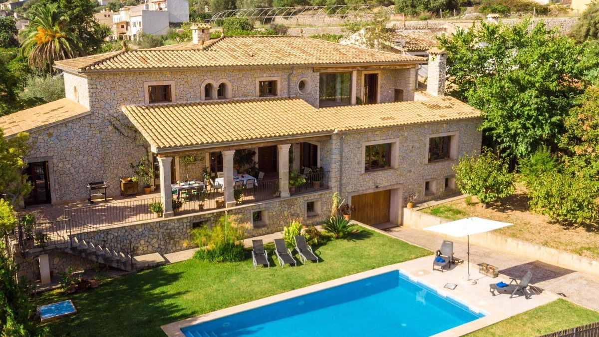 Mancor de la Vall Villa | Stunning private villa with hot tub, private pool, A/C, WIFI, TV, patio and panoramic view