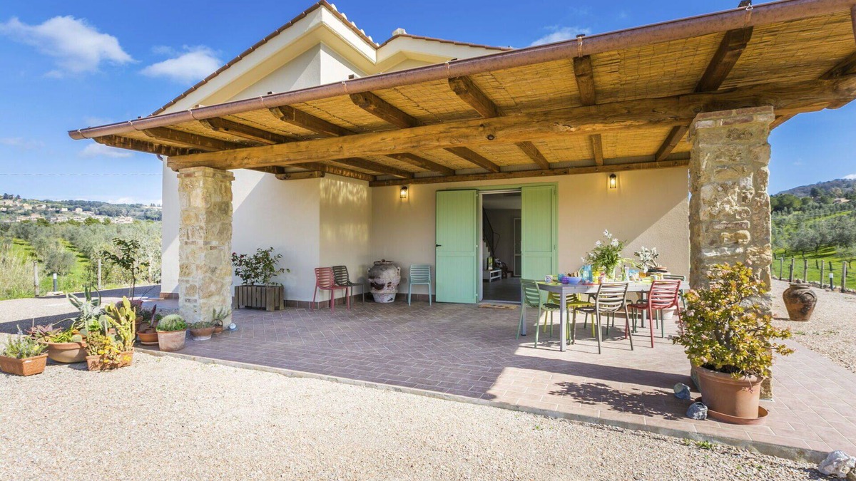 Casale Marittimo House | Stunning private villa for 6 guests with WIFI, A/C, TV, terrace, pets allowed and panoramic view