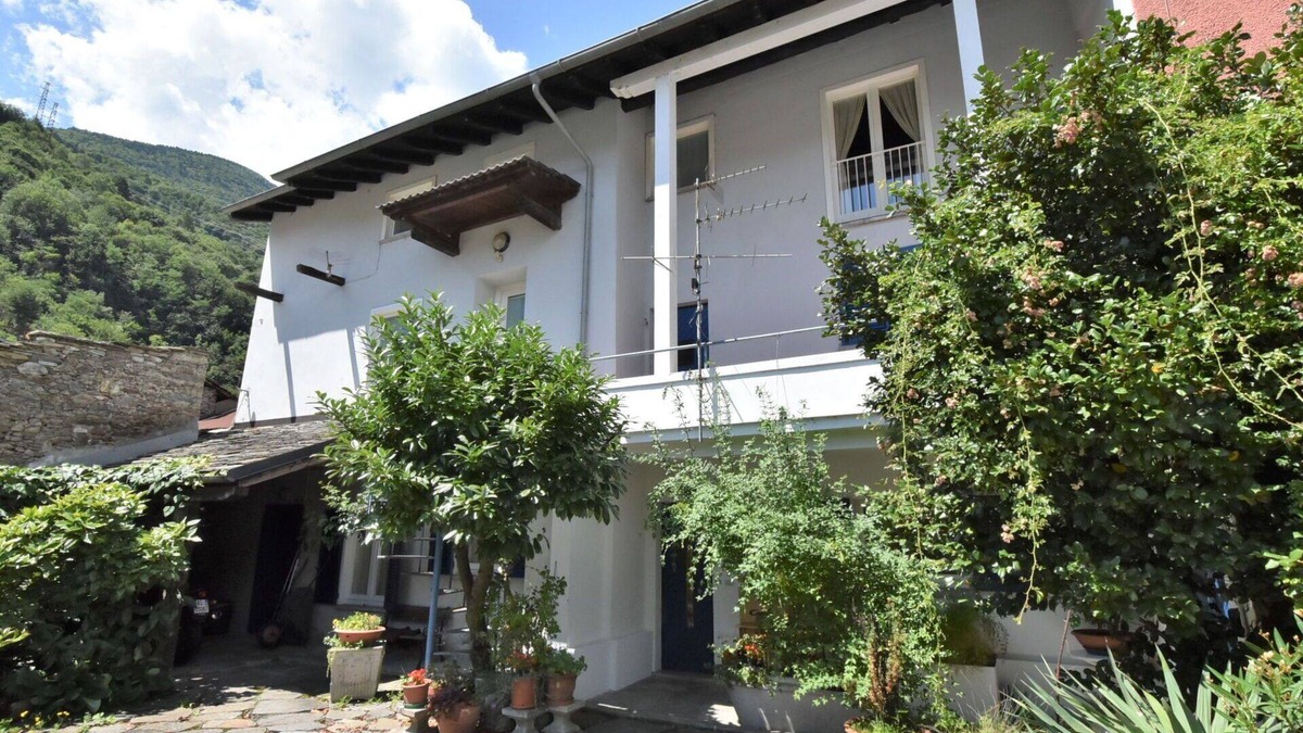 Cosio Valtellino House | Stunning private villa for 5 guests with A/C, WIFI, TV, patio and pets allowed