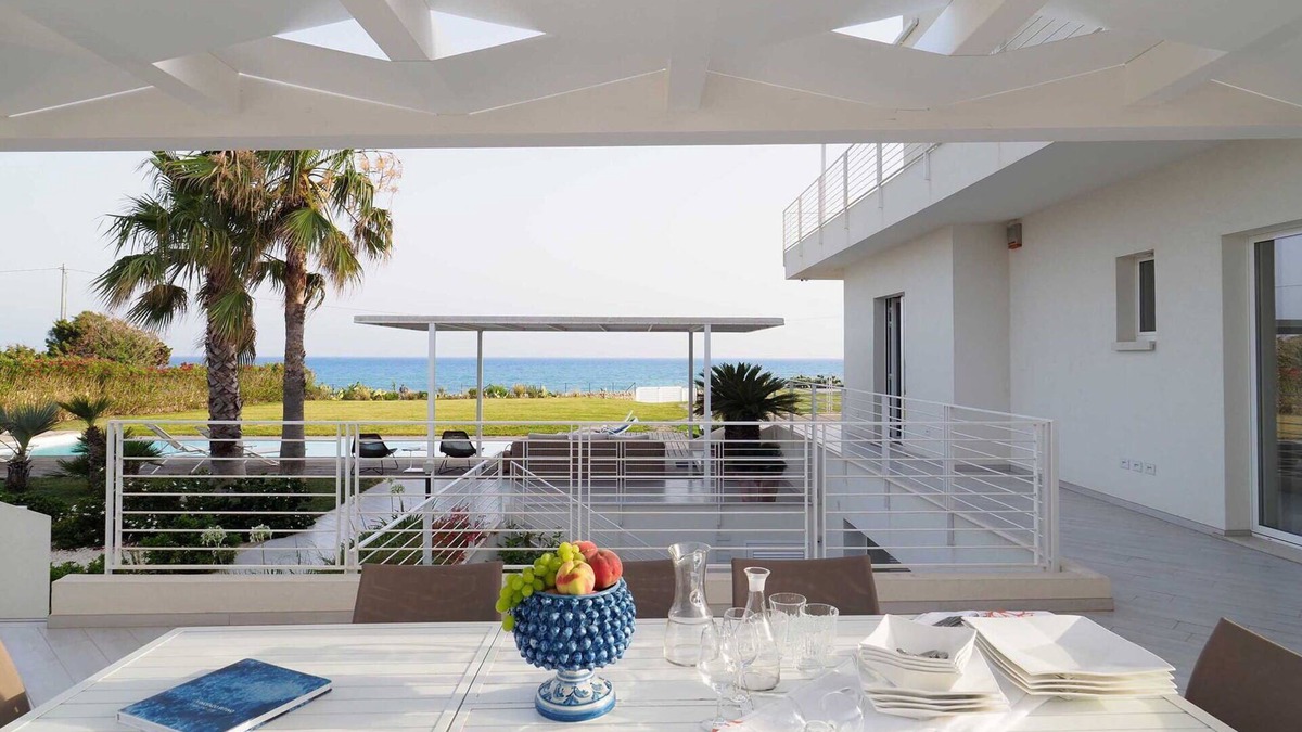 Marina di Modica Villa | Stunning private villa with private pool, sauna, hot tub, WIFI, A/C, TV, patio and panoramic view